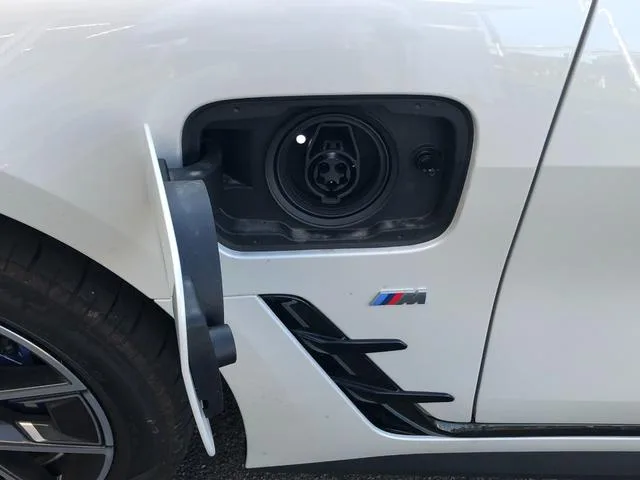 BMW i4 E DRIVE 40 M SPORT 2024 — миниатюра 5