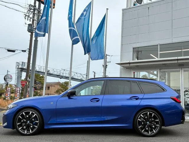 BMW 3 Series 50TH ANNIVERSARY LIMITED TOURING 2025 — миниатюра 4