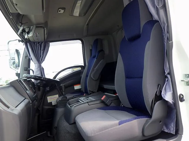 Isuzu FORWARD 2023 — миниатюра 4