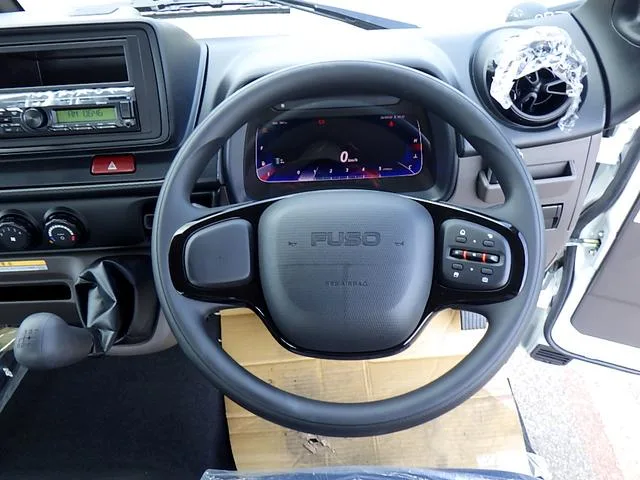 Mitsubishi Fuso CANTER WIDE CAB LONG ALL LOW FLOOR 2024 — миниатюра 4