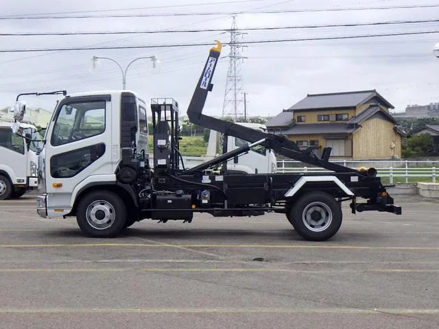 Mitsubishi Fuso FIGHTER 2025 — миниатюра 2