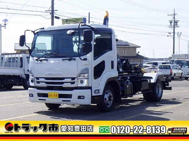 Isuzu FORWARD 2023 — фото 1, купить с доставкой в Москву