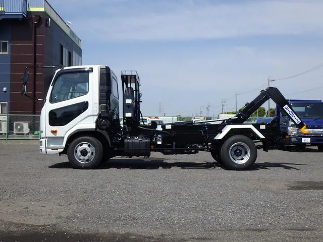 Mitsubishi Fuso FIGHTER 2026 — миниатюра 2