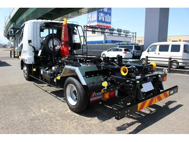 Mitsubishi Fuso FIGHTER 2025 — миниатюра 2