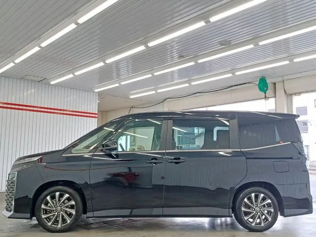 Toyota VOXY HYBRID S-Z 2024 — миниатюра 3