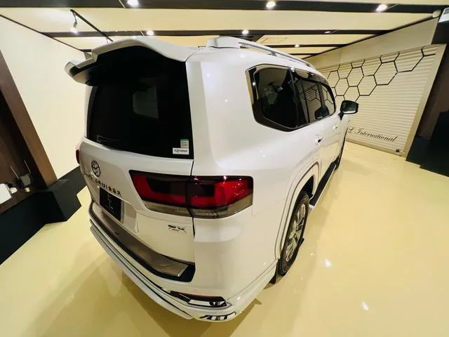 Toyota Land Cruiser ZX 2025 — миниатюра 3