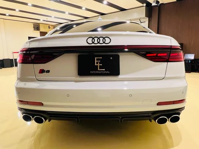 Audi S8 BASE GRADE 2024 — миниатюра 3