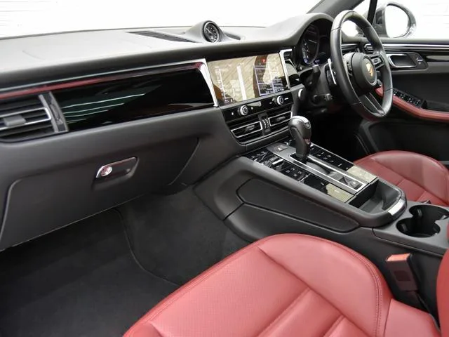 Porsche Macan MACAN T 2023 — миниатюра 3