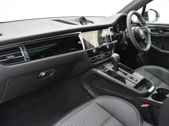 Porsche MACAN MACAN T 2023 — миниатюра 3