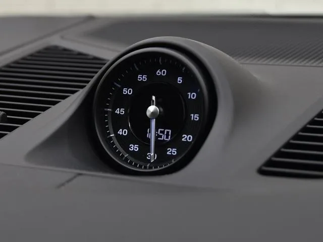 Porsche CAYENNE BASEGRADE 2023 — миниатюра 5