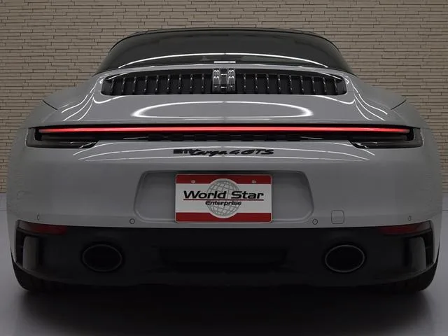 Porsche 911 911 TARGA 4 GTS 2024 — миниатюра 3