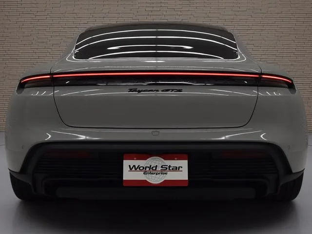 Porsche TAYCAN TAYCAN GTS 2022 — миниатюра 3