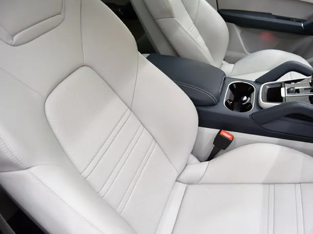 Porsche CAYENNE COUPE CAYENNE COUPE PLATINUM EDITION 2023 — миниатюра 3