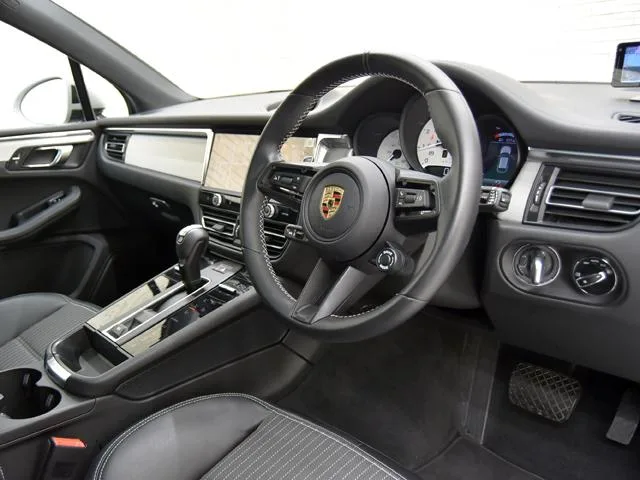 Porsche Macan MACAN T 2024 — миниатюра 3