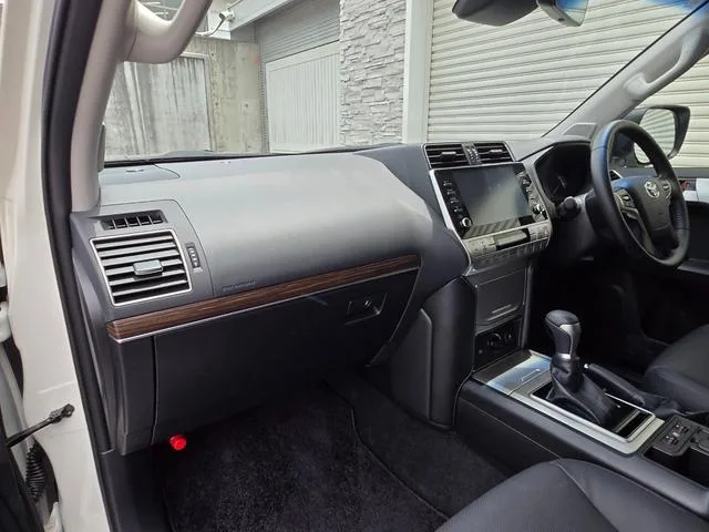 Toyota LAND CRUISER PRADO TX L PACKAGE MATT BLACK EDITION 2023 — миниатюра 5