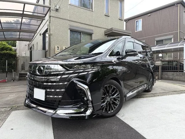 Toyota ALPHARD HYBRID EXECUTIVE LOUNGE 2024 — фото 1, купить с доставкой в Москву