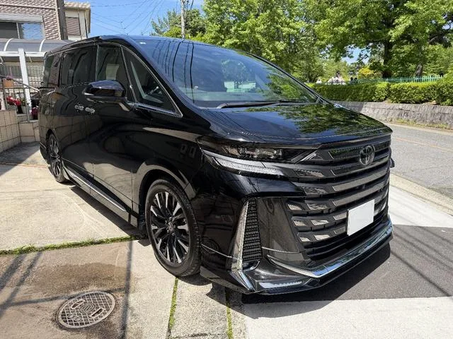 Toyota VELLFIRE HYBRID EXECUTIVE LOUNGE 2025 — миниатюра 3