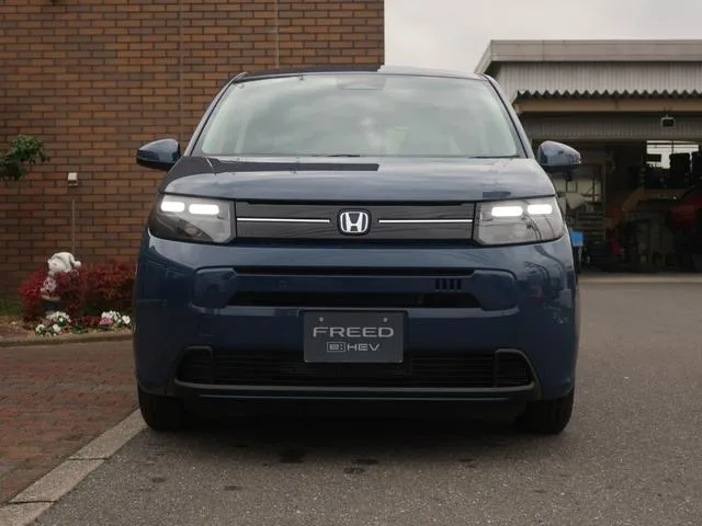 Honda FREED E:HEV AIR EX 2026 — миниатюра 2
