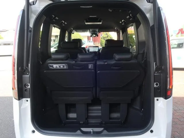 Honda STEPWAGON E:HEV SPADA 2026 — миниатюра 4