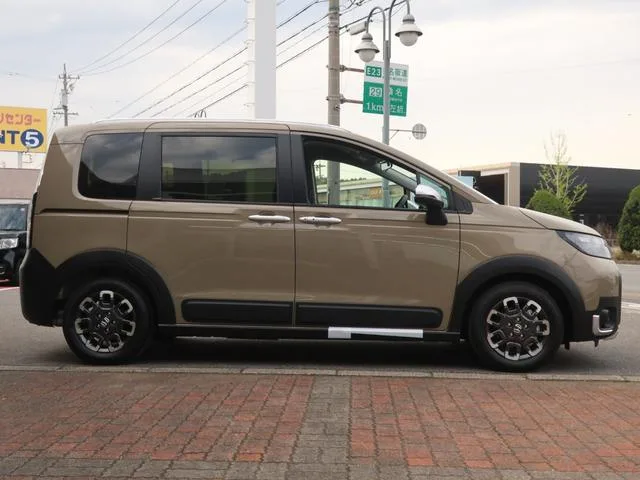 Honda FREED CROSSTAR 2026 — миниатюра 3
