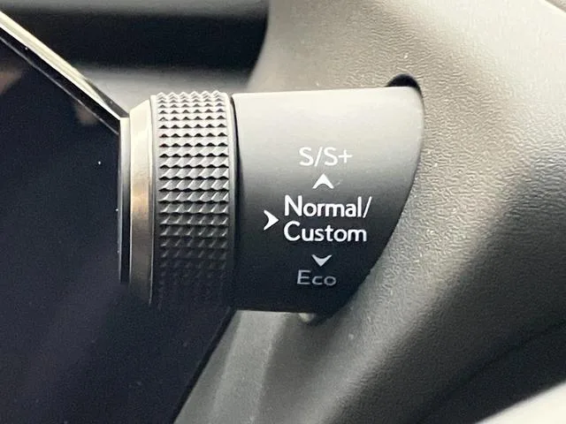 Lexus UX UX250H F SPORT EMOTIONAL EXPLORER 2023 — миниатюра 5