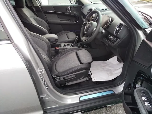 MINI MINI COOPER SD CROSSOVER ALL4 PREMIUM PLUS PACKAGE ALL4 TRIM 2023 — миниатюра 2
