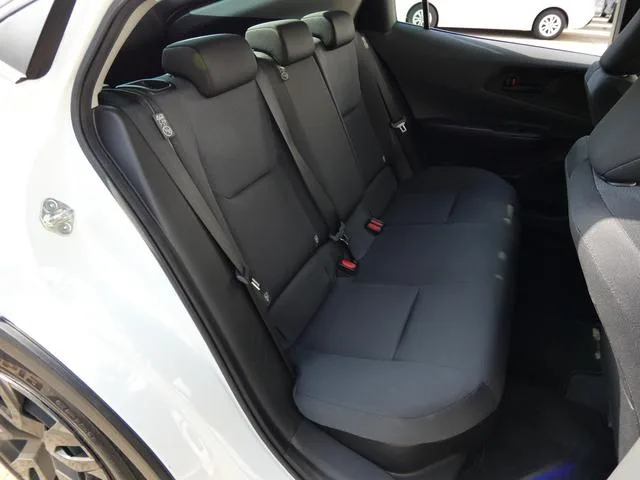 Toyota PRIUS X 2023 — миниатюра 4