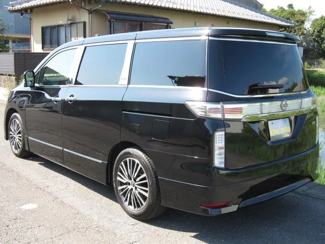 Nissan ELGRAND VIP POWER SEAT PACKAGE 2023 — миниатюра 2