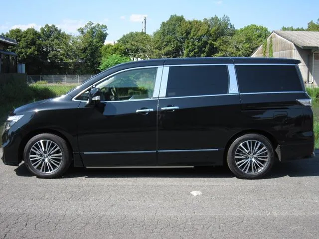 Nissan ELGRAND VIP POWER SEAT PACKAGE 2023 — миниатюра 3