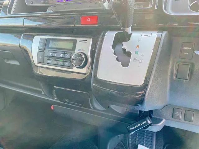 Toyota HIACE WAGON GL 2025 — миниатюра 3