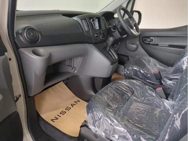 Nissan NV200 VANETTE VAN GX OUTDOOR BLACK EDITION 2026 — миниатюра 3