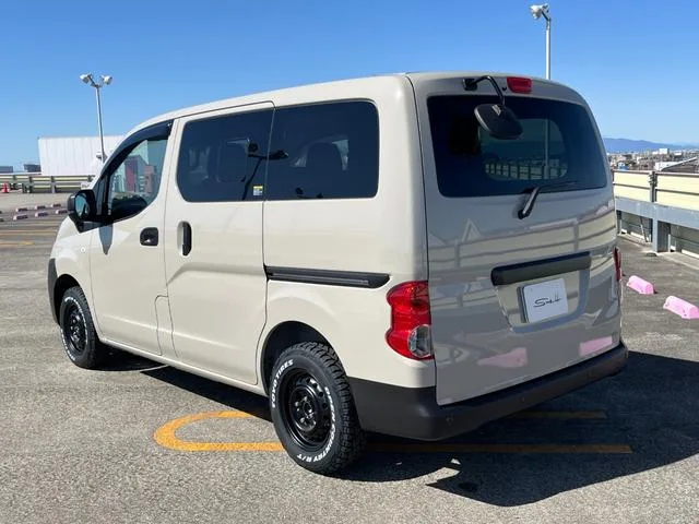 Nissan NV200 VANETTE VAN GX OUTDOOR BLACK EDITION 2026 — миниатюра 3