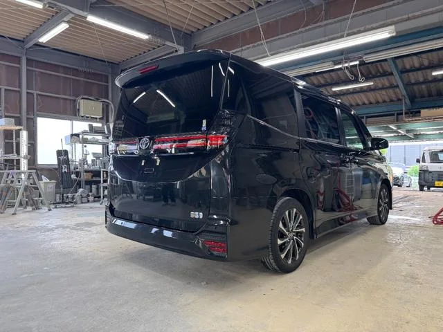 Toyota VOXY HYBRID S-Z 2023 — миниатюра 3