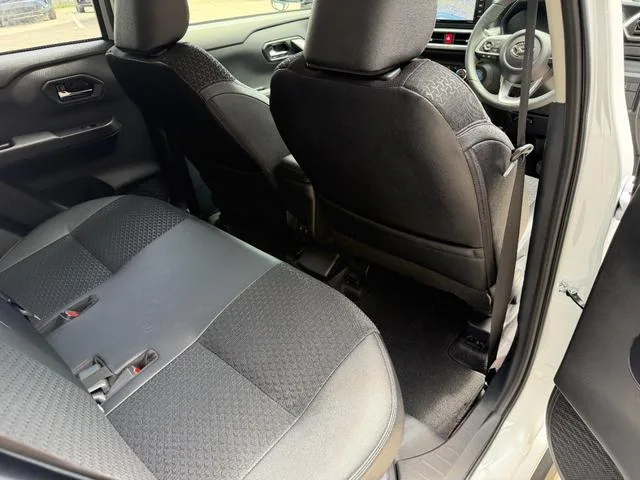 Daihatsu ROCKY PREMIUM G HEV 2026 — миниатюра 2