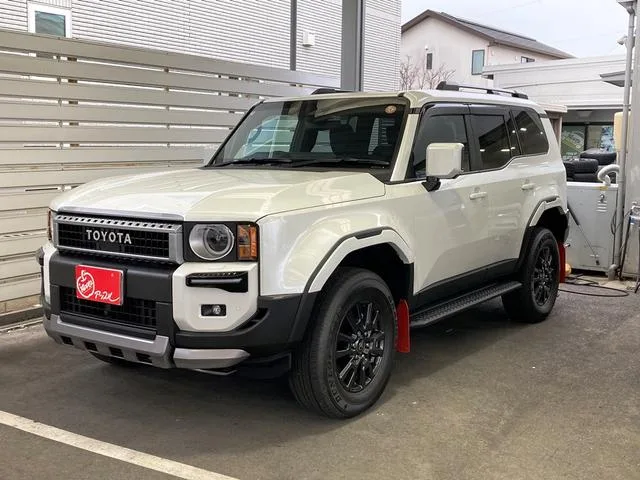 Toyota LAND CRUISER 250 VX 2024 — фото 1, купить с доставкой в Москву