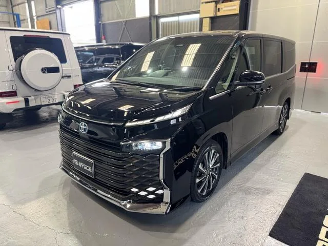 Toyota VOXY HYBRID S-Z 2023 — миниатюра 2