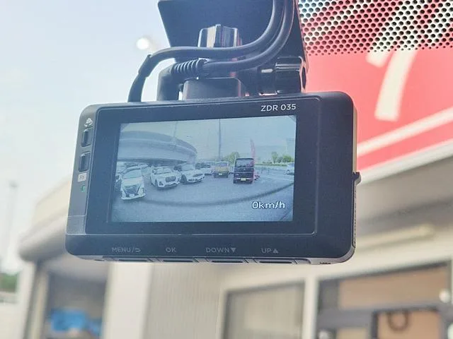 Toyota VOXY HYBRID S-Z 2022 — миниатюра 2