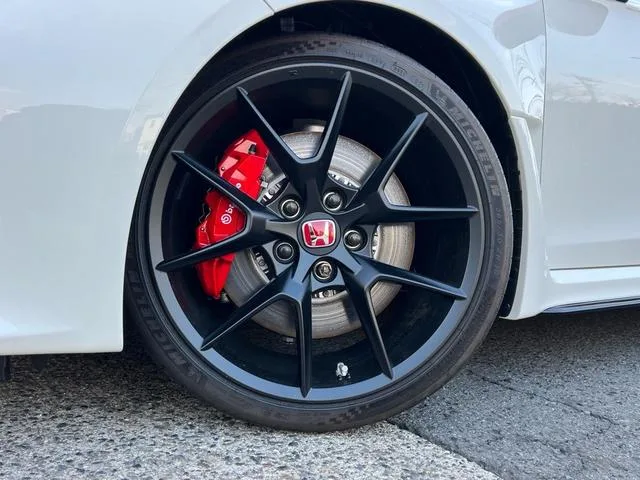 Honda CIVIC TYPE R RACING BLACK PACKAGE 2025 — миниатюра 3