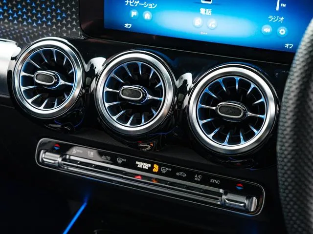 Mercedes-Benz GLB-Class GLB200D 4MATIC NIGHT EDITION 2024 — миниатюра 2
