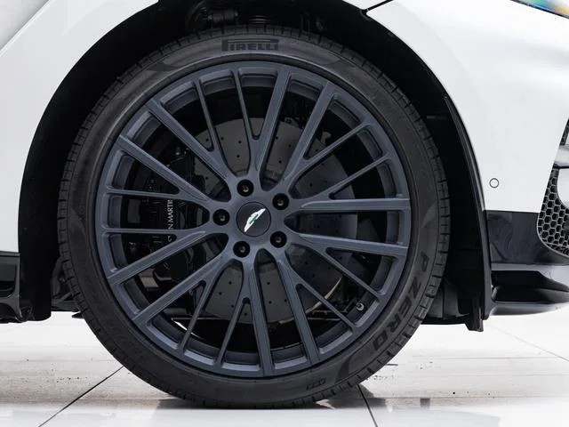 Aston Martin DBX 707 2023 — миниатюра 4