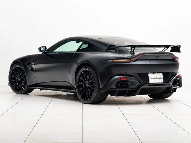 Aston Martin VANTAGE 2023 — миниатюра 4