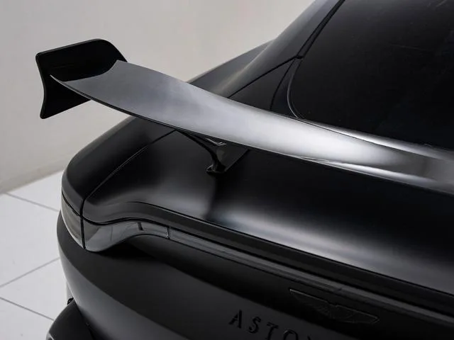 Aston Martin VANTAGE 2023 — миниатюра 5