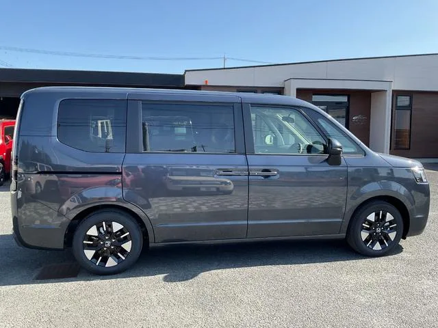 Honda STEPWAGON E:HEV AIR EX 2026 — миниатюра 2