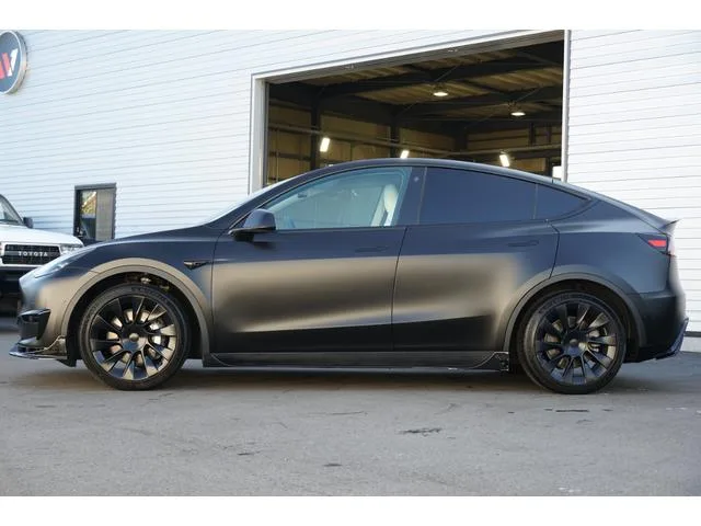 Tesla Model Y BASE GRADE 2022 — миниатюра 4