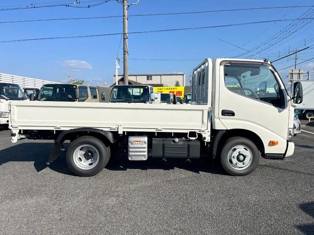 Hino DUTRO BASEGRADE 2025 — миниатюра 2