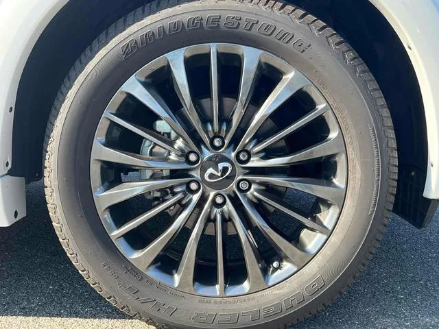 Infiniti QX80 2022 — миниатюра 2