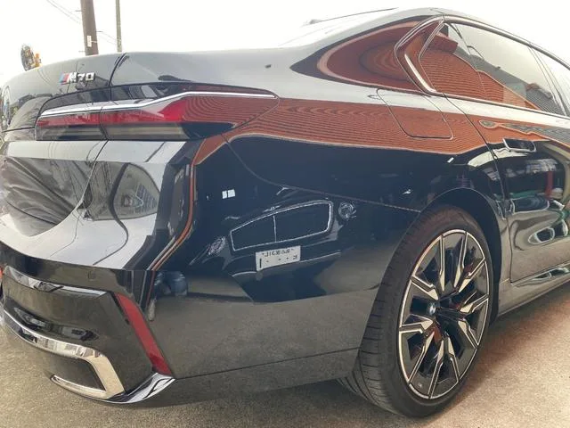 BMW i7 M70 X DRIVE 2024 — миниатюра 3