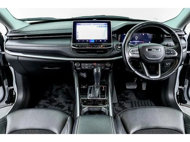 Chrysler Jeep JEEP COMMANDER LONGITUDE 2023 — миниатюра 3