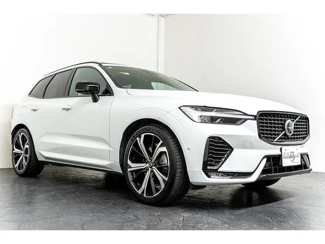 Volvo XC60 B6 AWD R-DESIGN 2022 — миниатюра 4