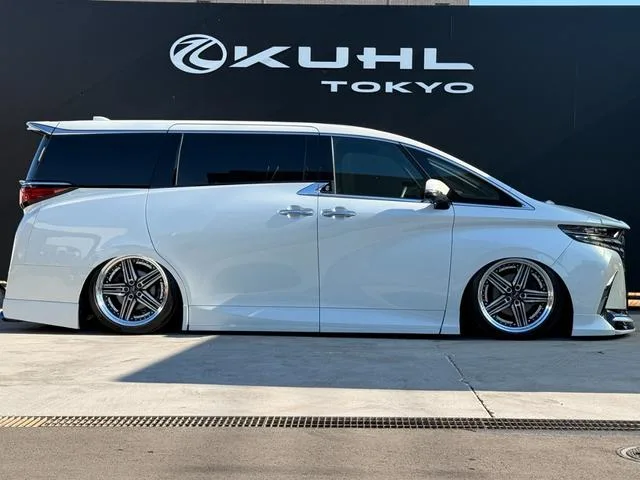 Toyota ALPHARD Z 2024 — миниатюра 3